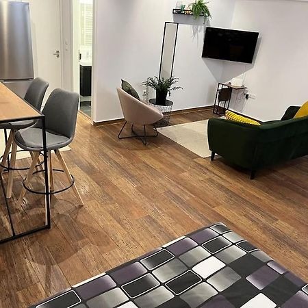 Industrial Studio / Alios 4 / Hilton Area Атина Екстериор снимка