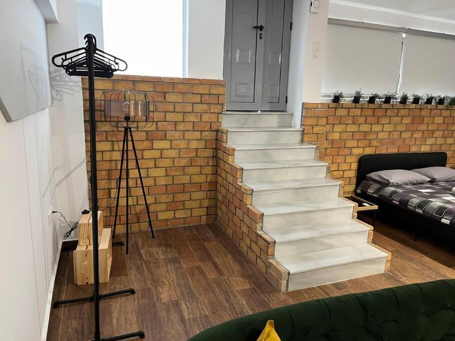 Industrial Studio / Alios 4 / Hilton Area Атина Екстериор снимка