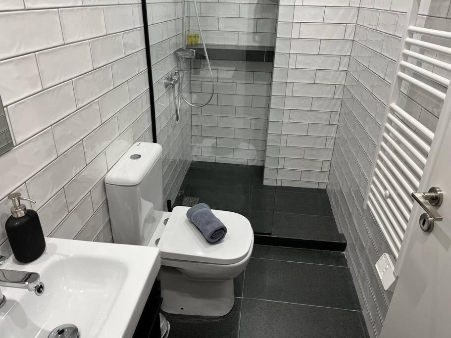 Industrial Studio / Alios 4 / Hilton Area Атина Екстериор снимка